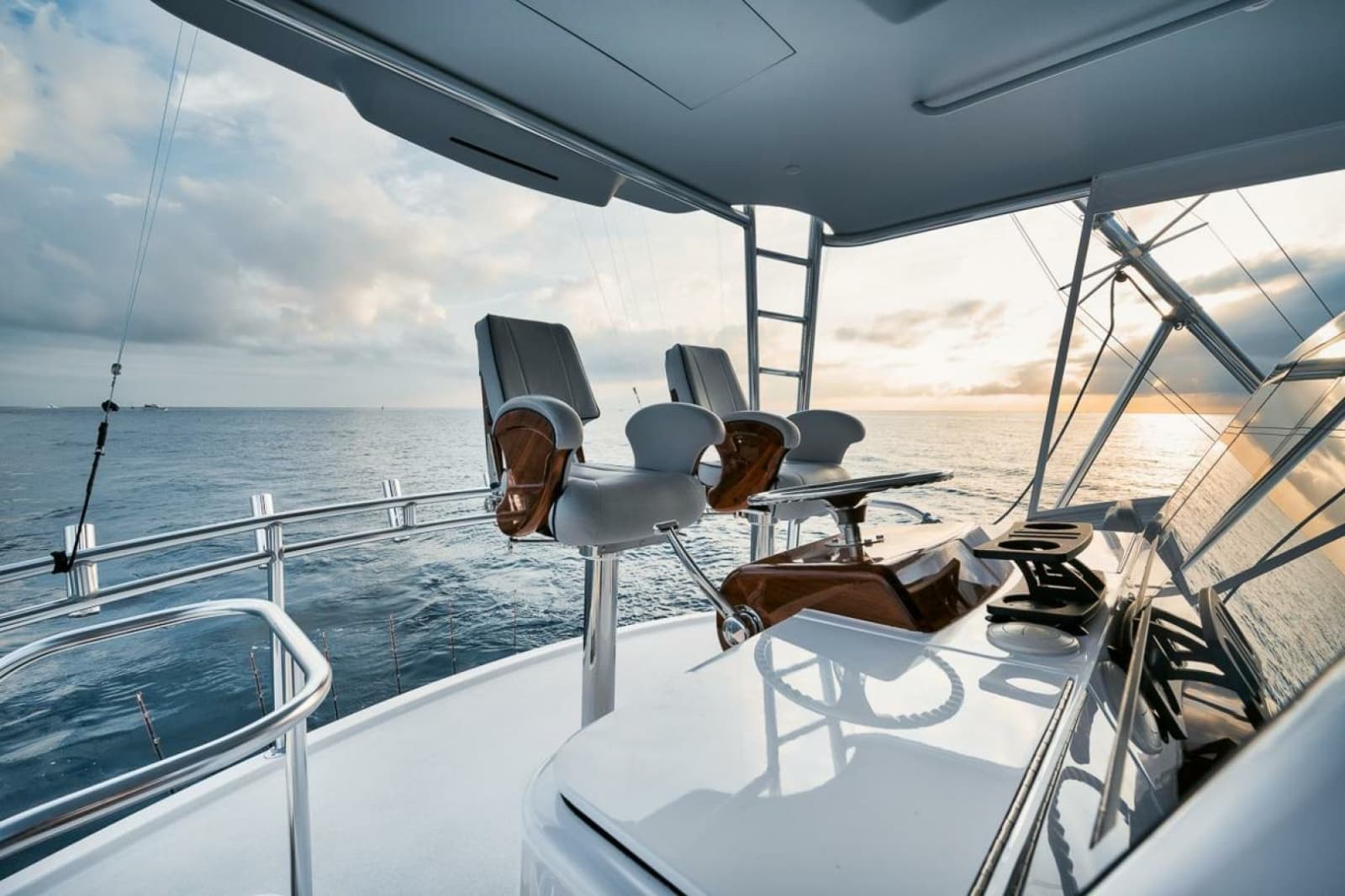 2020 Hatteras Convertible GT59 - Photo 29