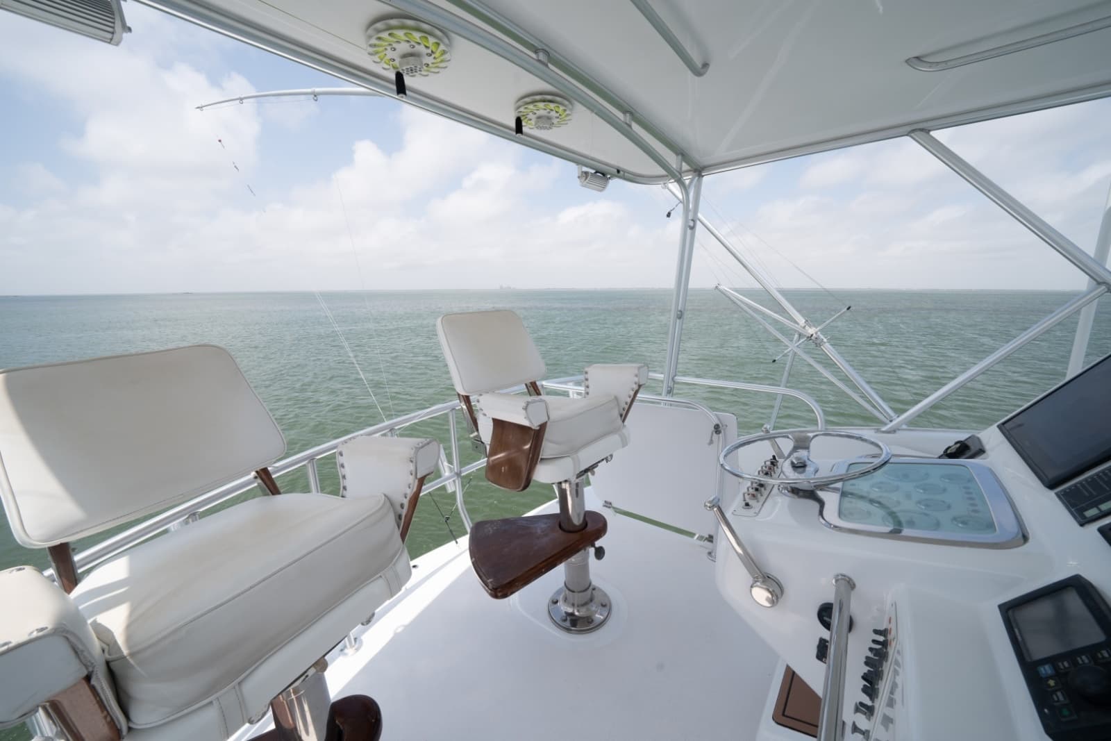 2002 Cabo 43 Convertible - Photo 30