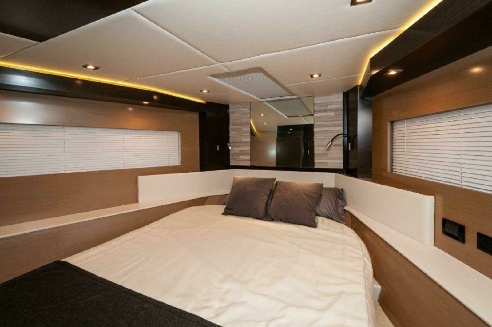 2019 Cruisers Yachts 60 Cantius - Photo 25