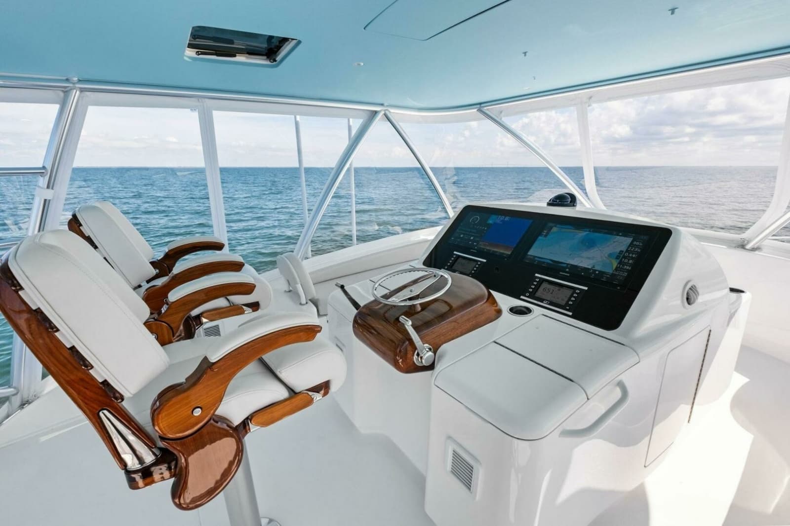 2025 Viking 58 Convertible - Photo 2