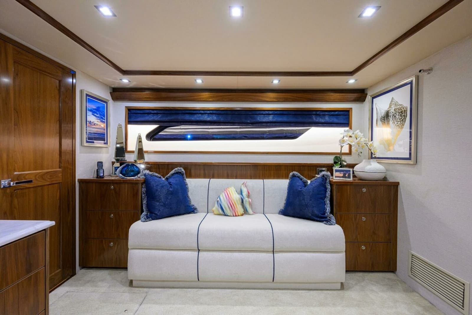 2020 Viking 92 Enclosed Bridge - Photo 13