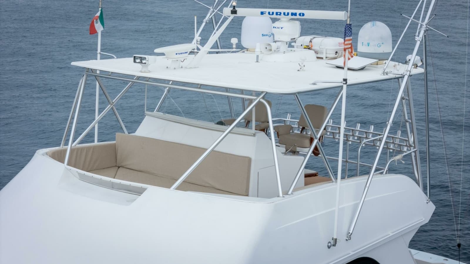 2000 Viking 55 Convertible - Photo 28