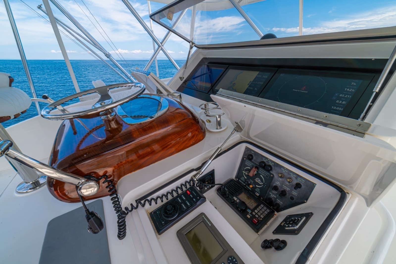 2012 Viking 60 Convertible - Photo 10