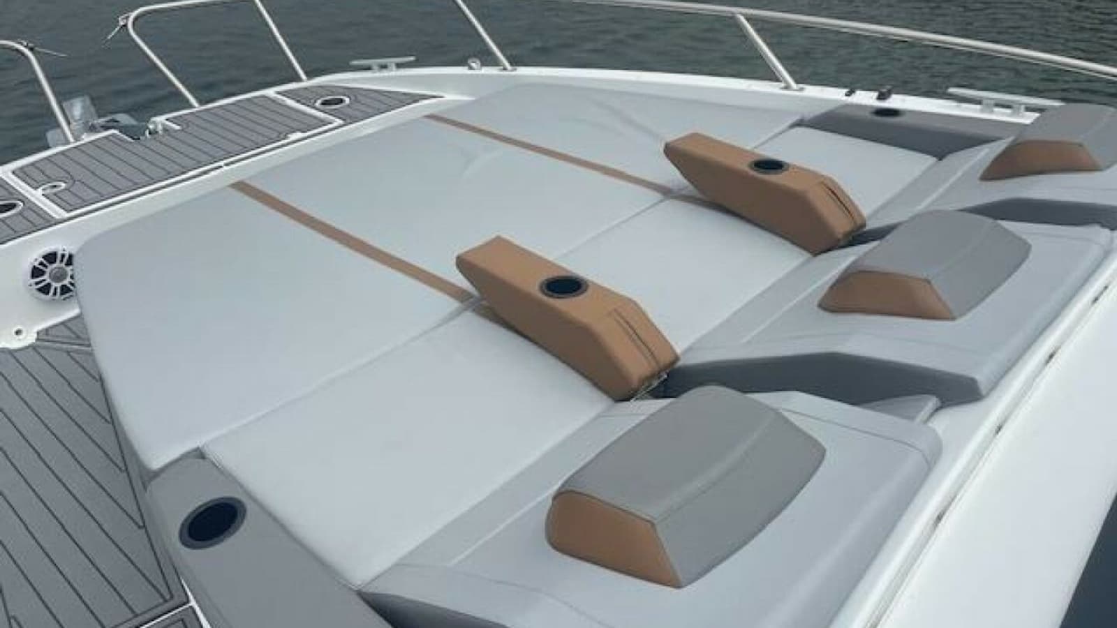 2022 Beneteau 32 Gran Turismo - Photo 11
