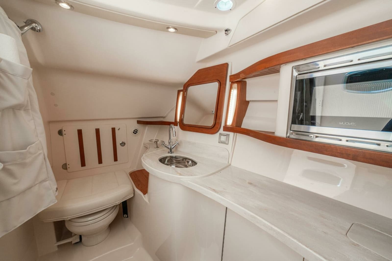 2020 Grady-White Freedom 375 - Photo 63