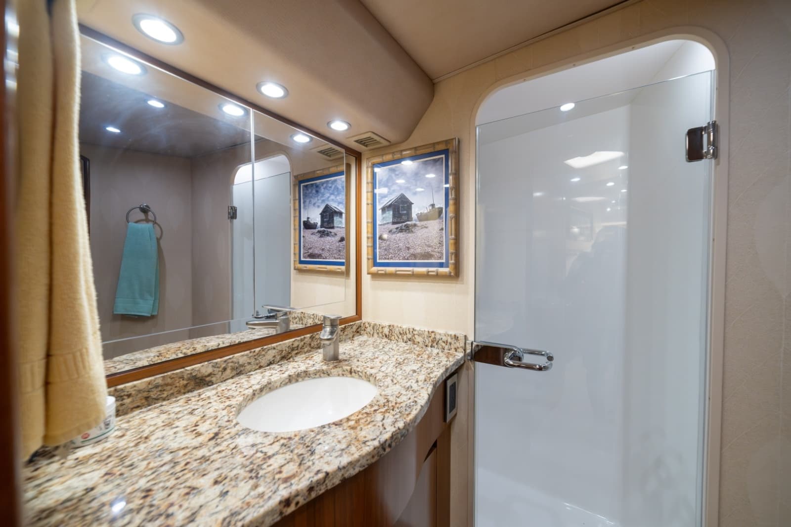 2012 Viking 60 Convertible - Photo 57