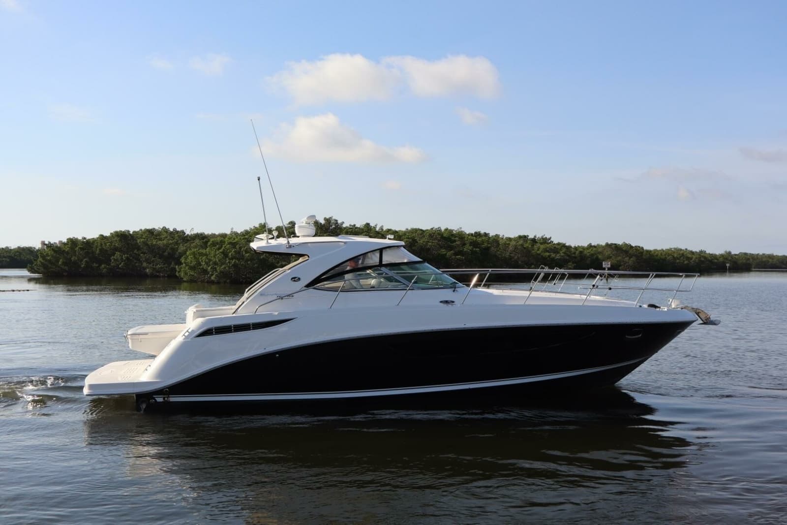 2015 Sea Ray 410 Sundancer - Photo 95