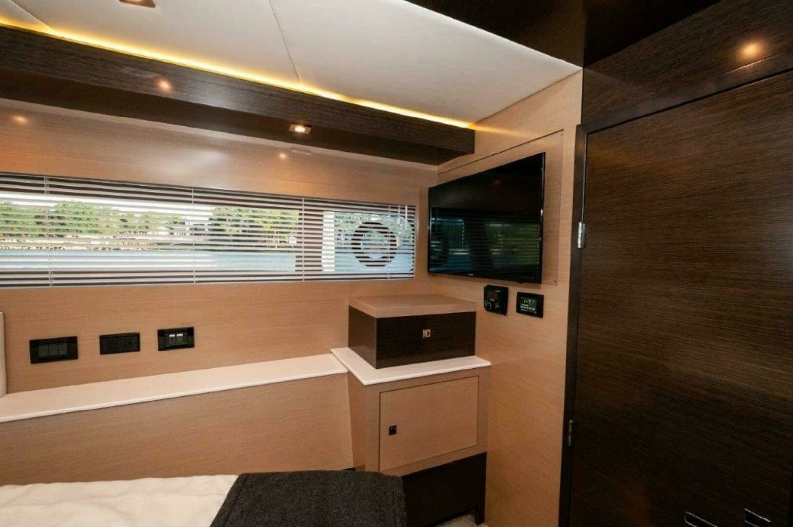 2019 Cruisers Yachts 60 Cantius - Photo 27