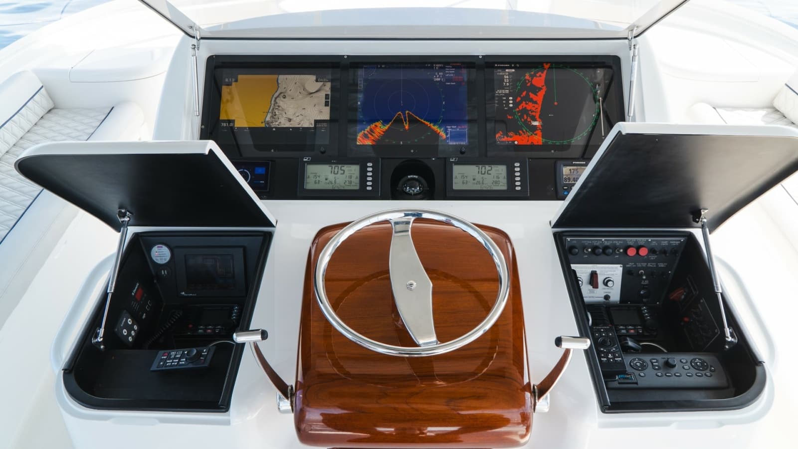 2014 Viking 66 Convertible - Photo 36