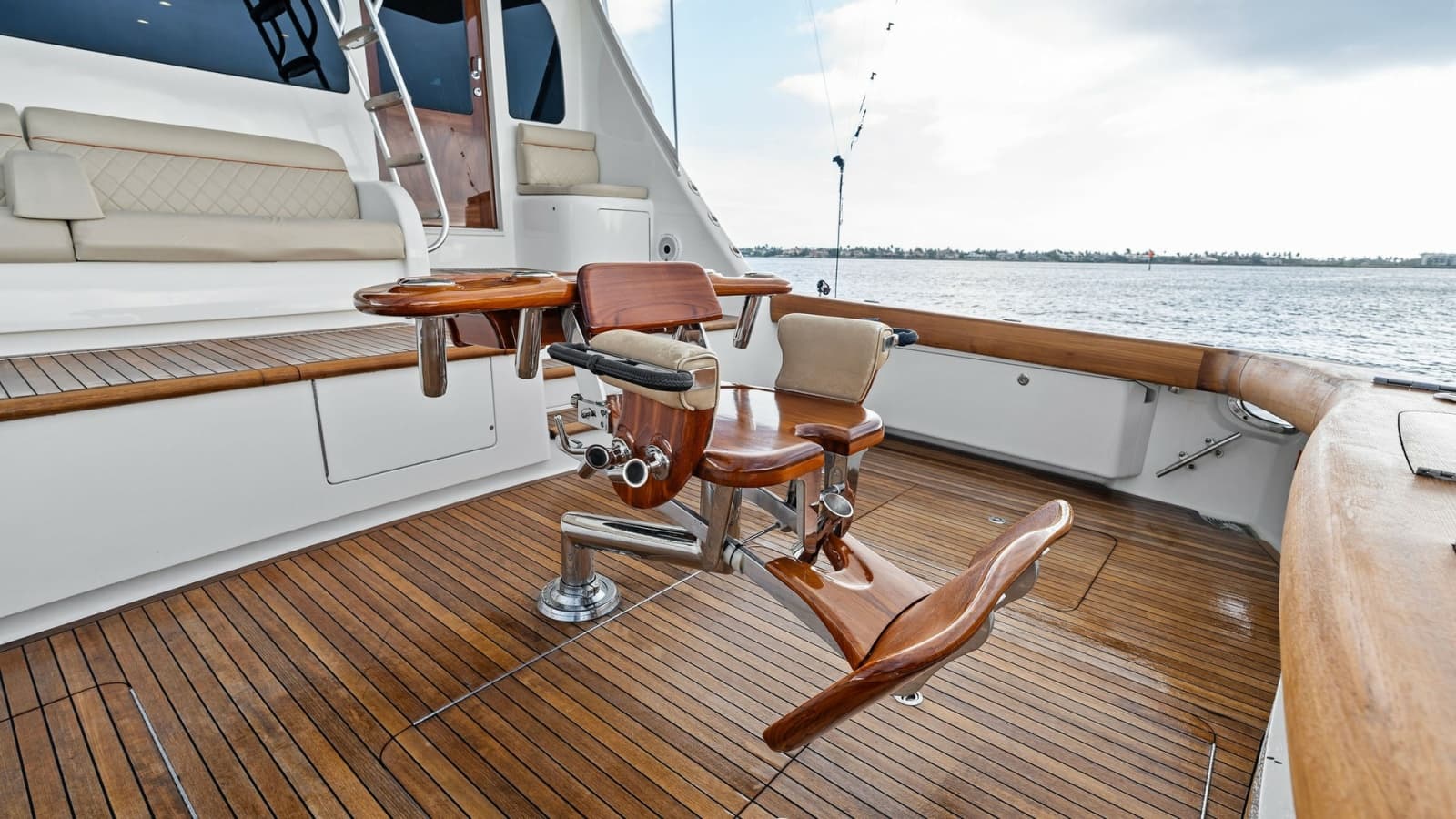 2016 Viking 80 Enclosed Bridge - Photo 110
