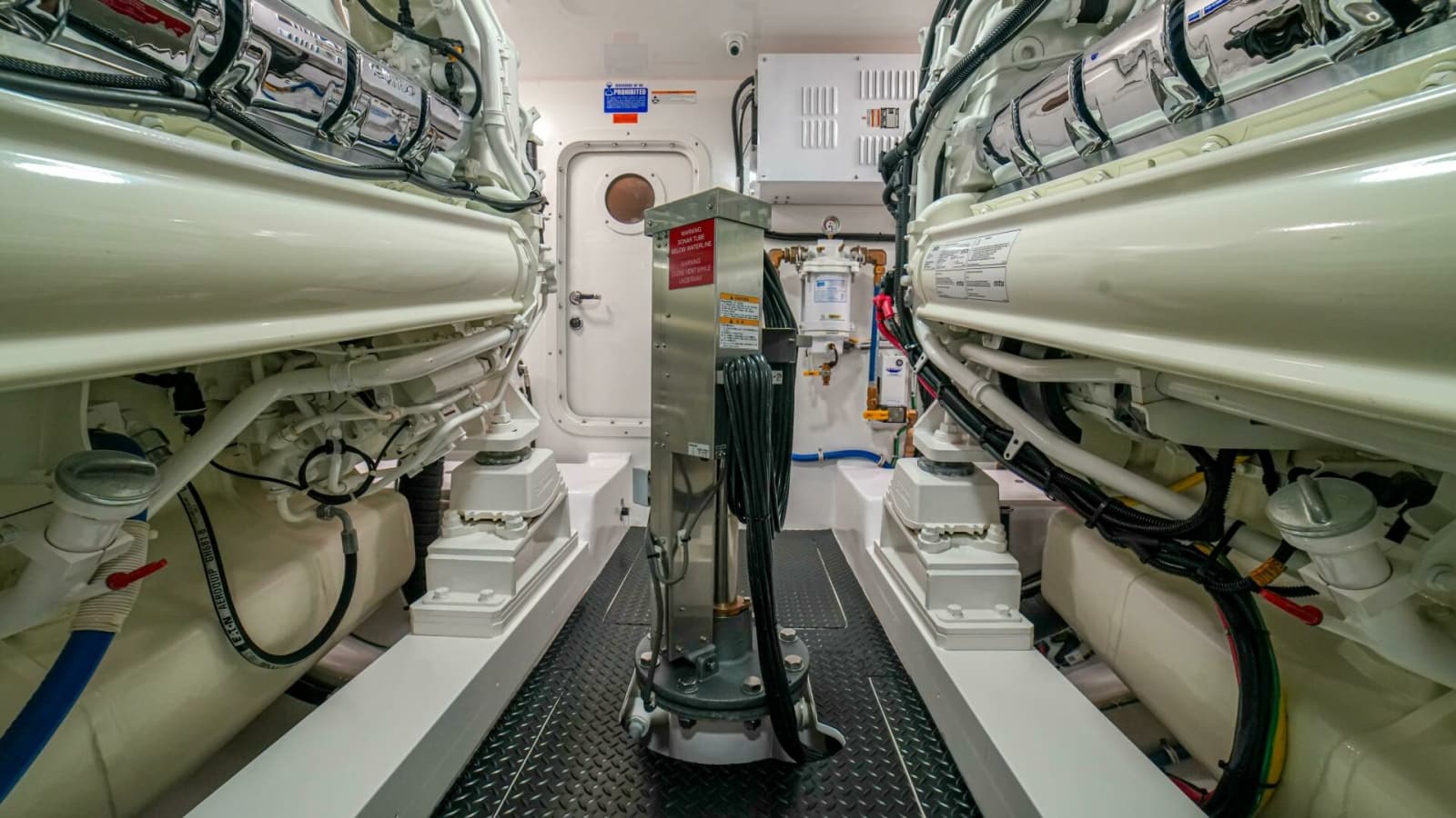 2023 Viking 72 Convertible - Photo 108