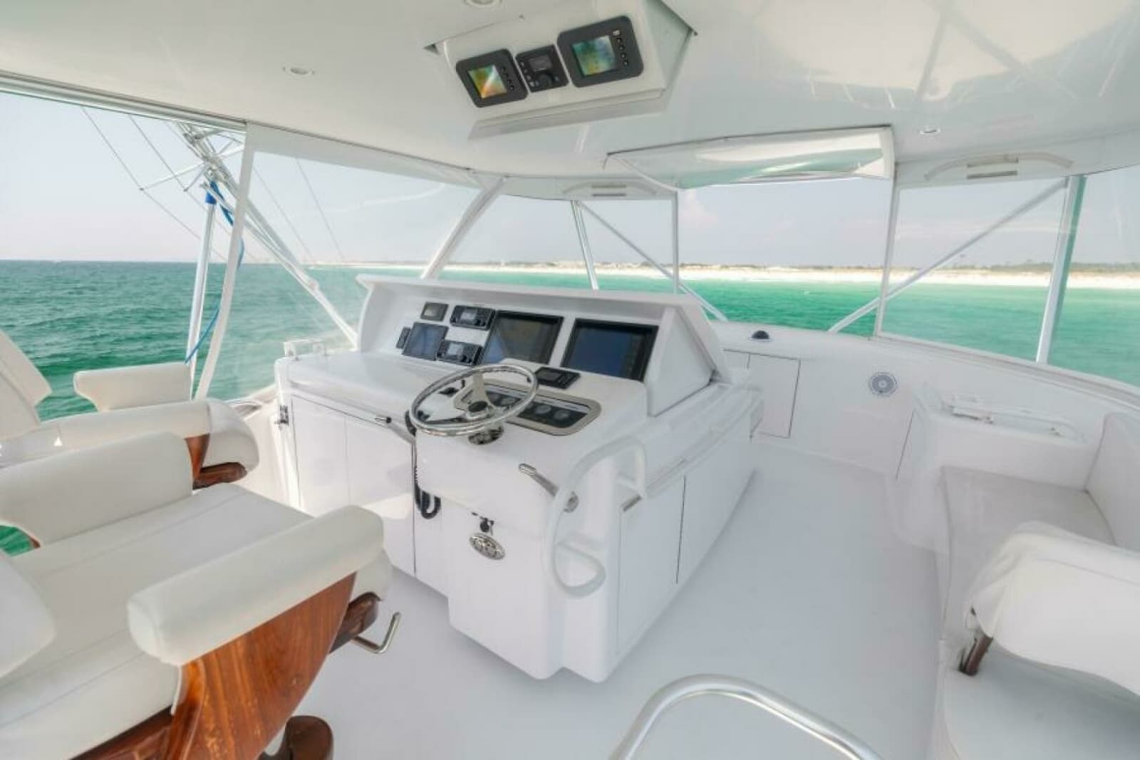 2008 Hatteras 60 Convertible - Photo 22