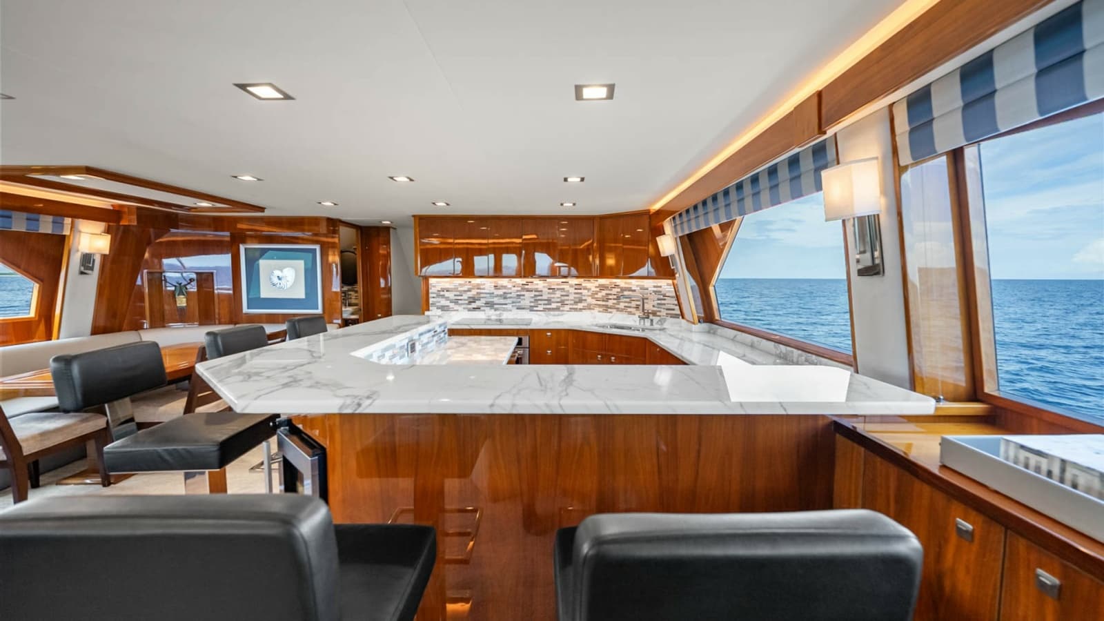 2017 Viking 92 Enclosed Bridge - Photo 10