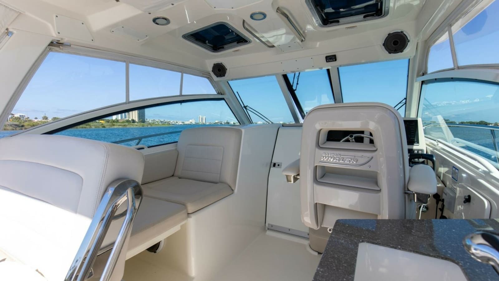 2019 Boston Whaler 345 CONQUEST - Photo 17