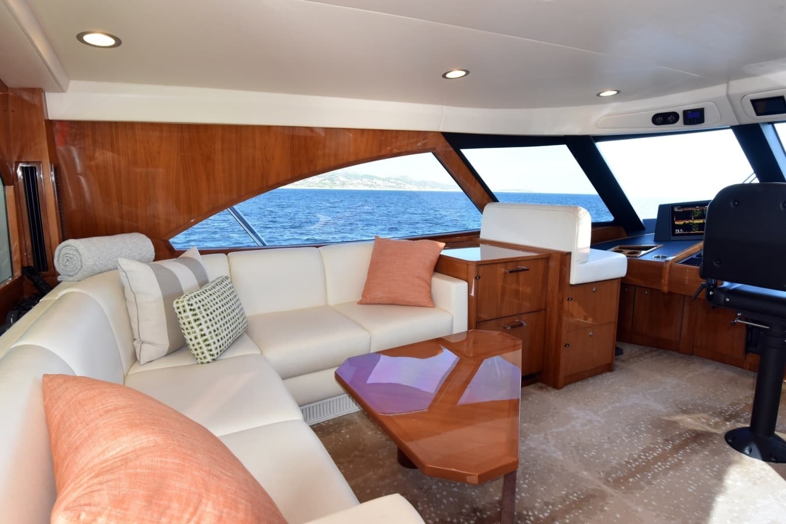 2019 Viking 80 Skybridge - Photo 125