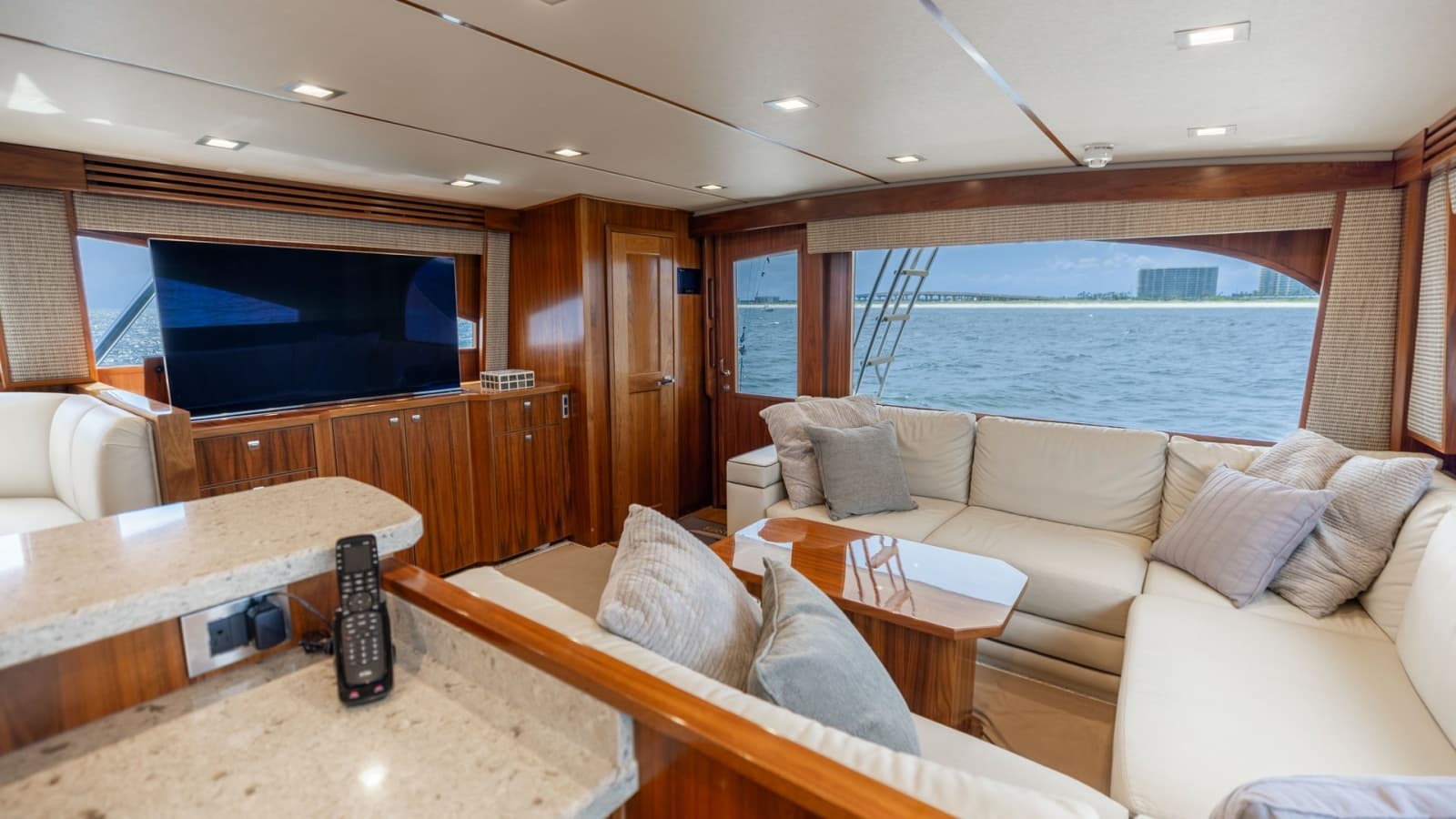 2018 Viking 72 Convertible - Photo 5