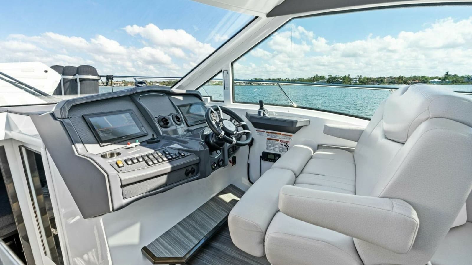 2019 Cruisers Yachts 45 Cantius - Photo 5