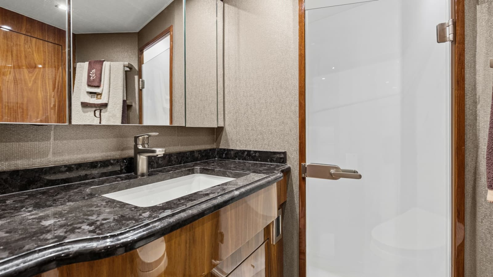 2017 Viking 72 Enclosed Bridge - Photo 34