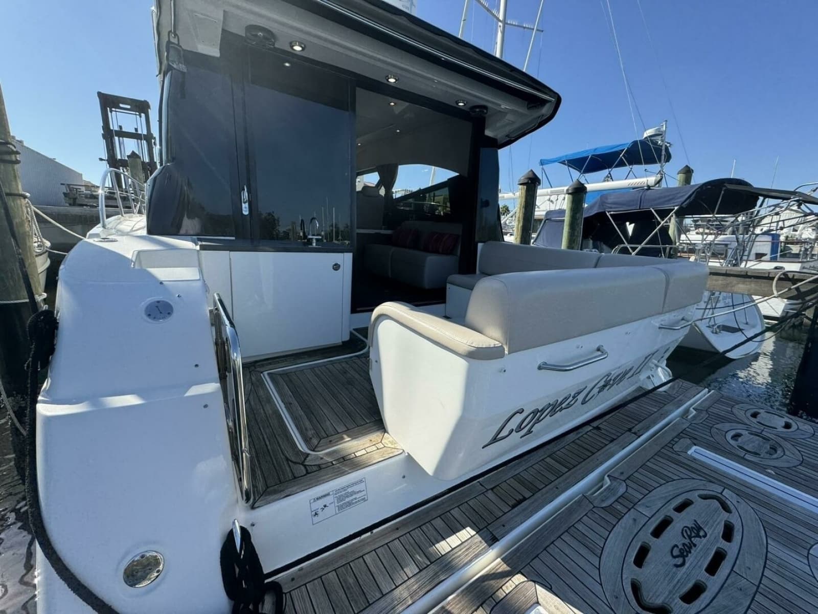 2016 Sea Ray 470 Sundancer - Photo 5