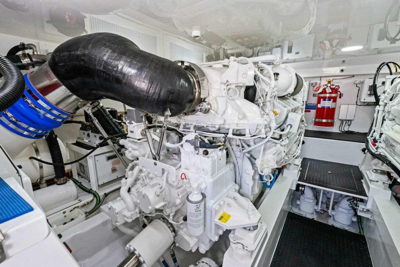 2025 Viking 58 Convertible - Photo 53