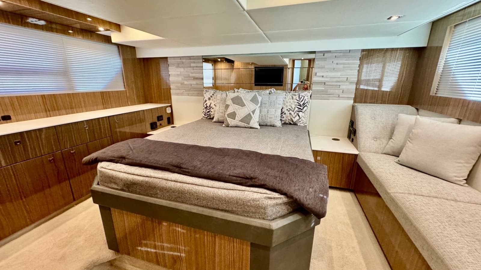 2024 Cruisers Yachts 50 Cantius - Photo 14