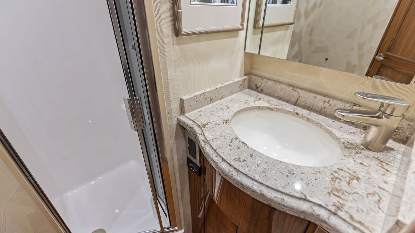 2018 Viking 62 Enclosed Bridge - Photo 62