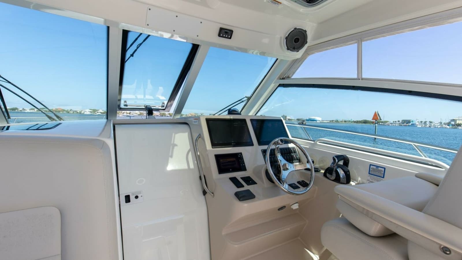 2019 Boston Whaler 345 CONQUEST - Photo 16