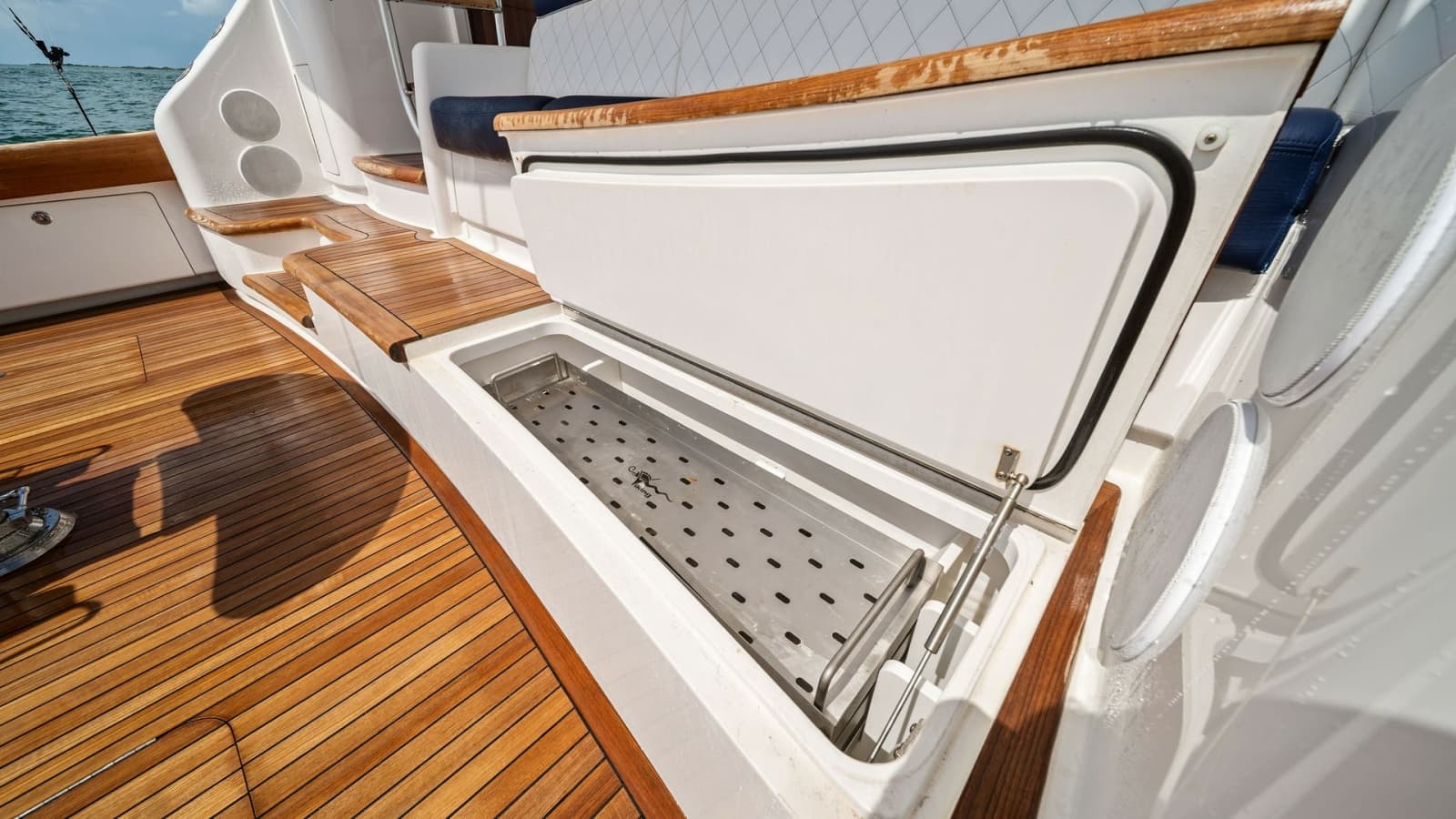2024 Viking 64 Convertible - Photo 12