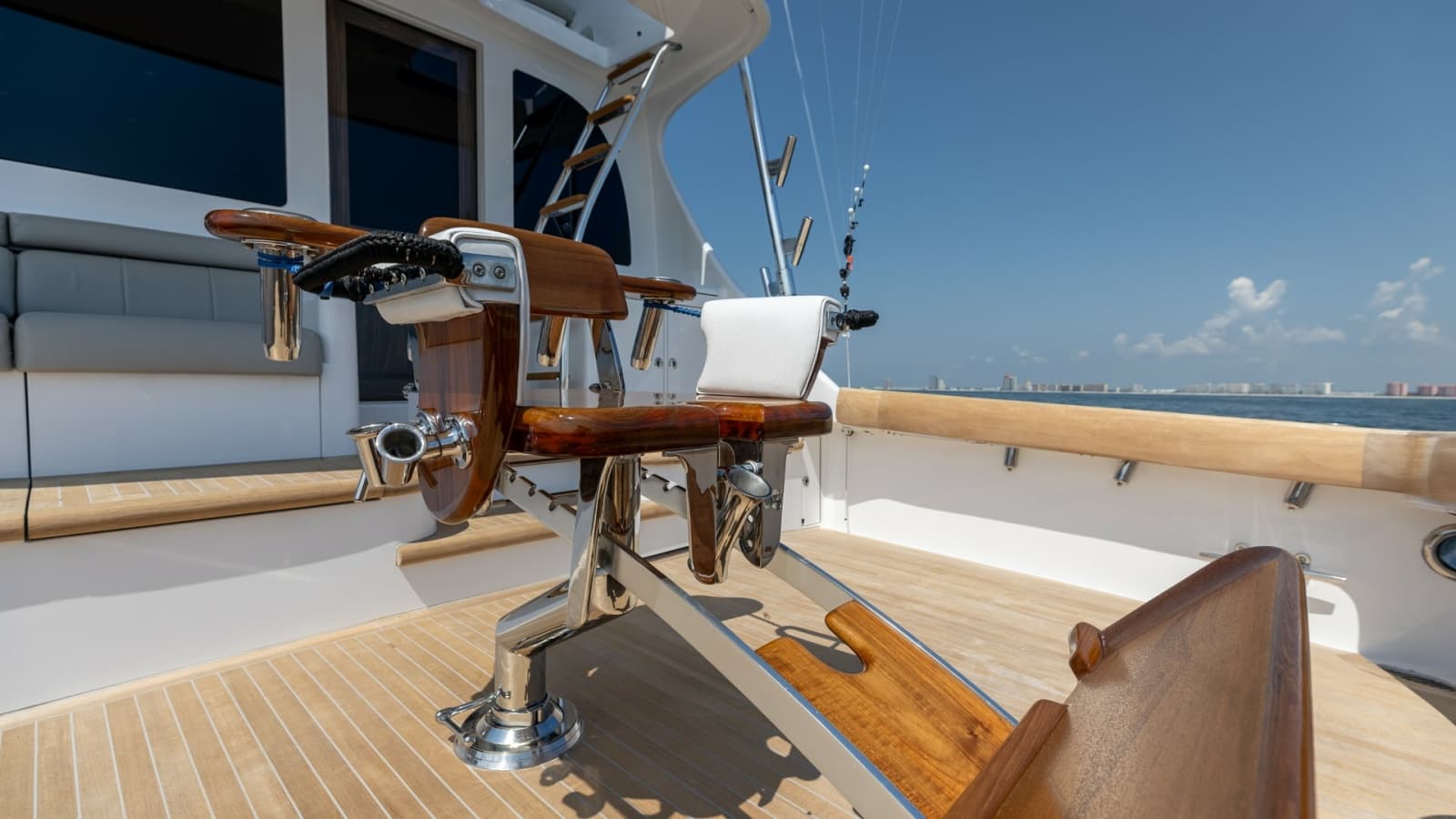 2021 Hatteras 65 GT - Photo 55