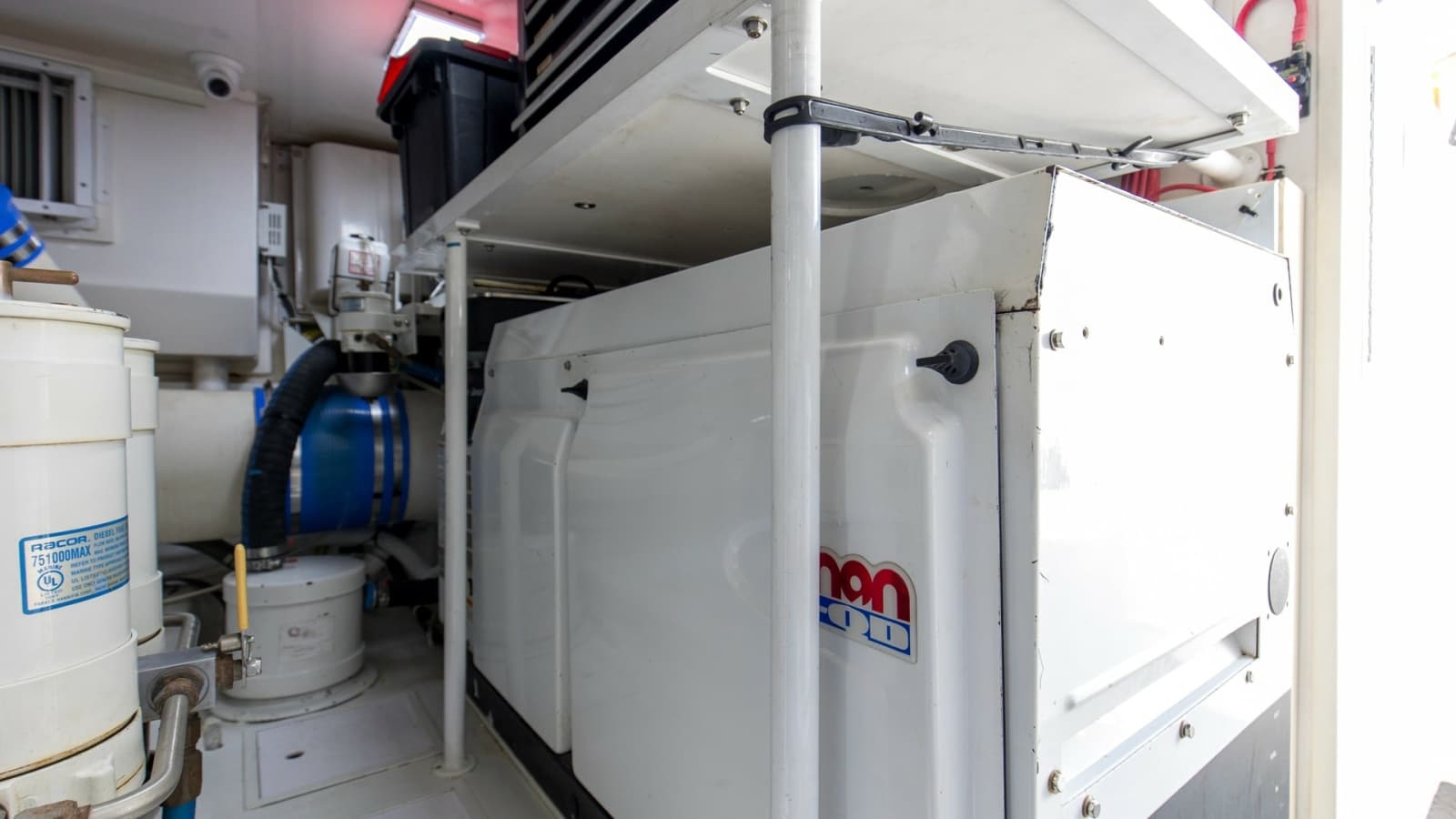 2007 Viking 64 Enclosed Bridge - Photo 58