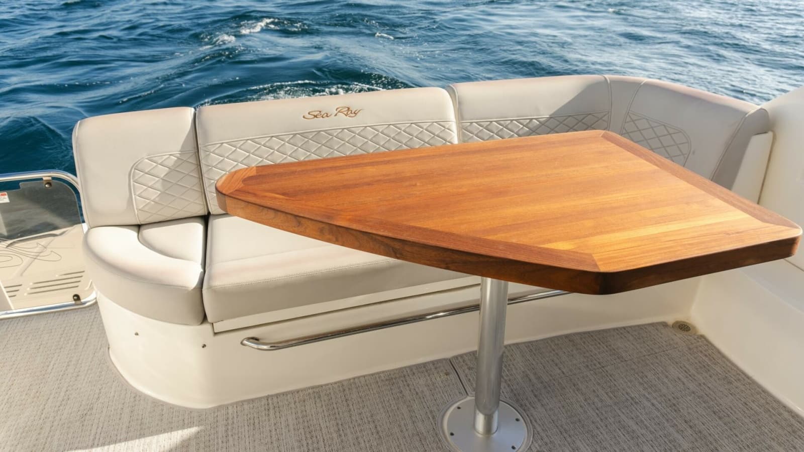 2017 Sea Ray 51 Flybridge - Photo 21