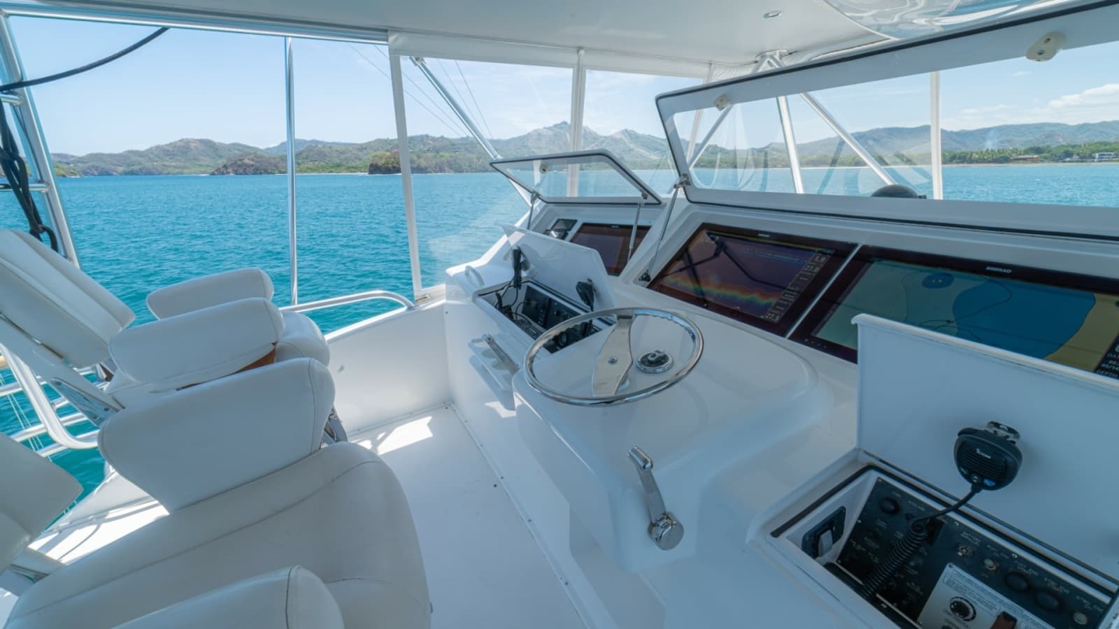 2005 Viking 61 Convertible - Photo 63