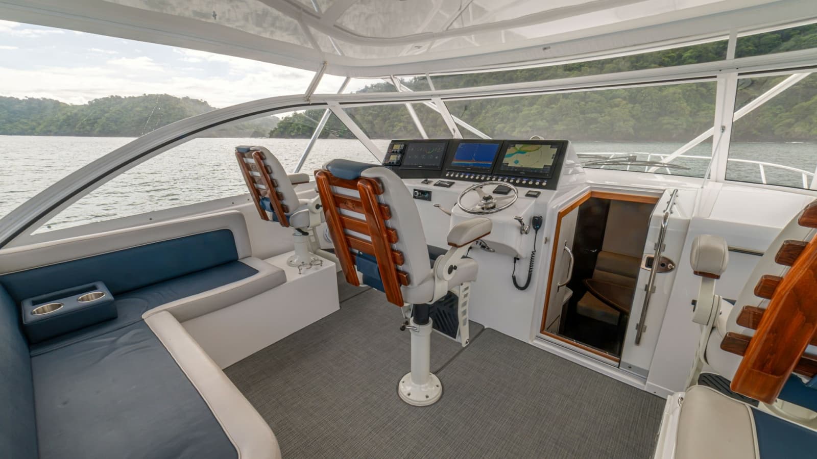 2020 Cabo 40 Express - Photo 12