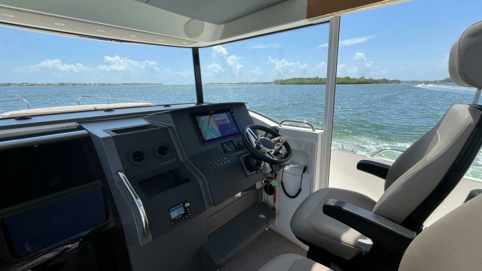 2025 Nimbus Commuter 11 - Photo 21