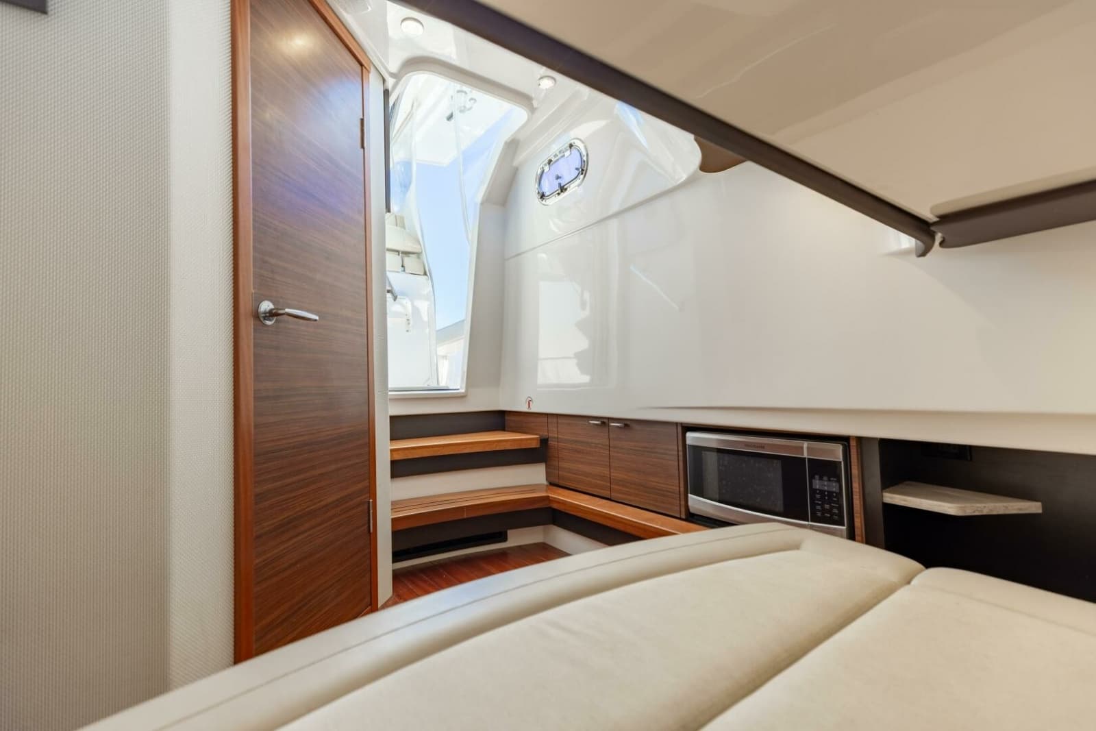 2019 Pursuit S 368 - Photo 7