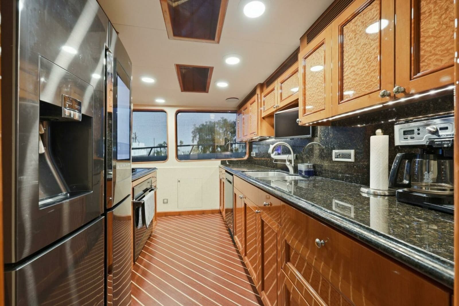2008 Cheoy Lee 95 Motor Yacht - Photo 41
