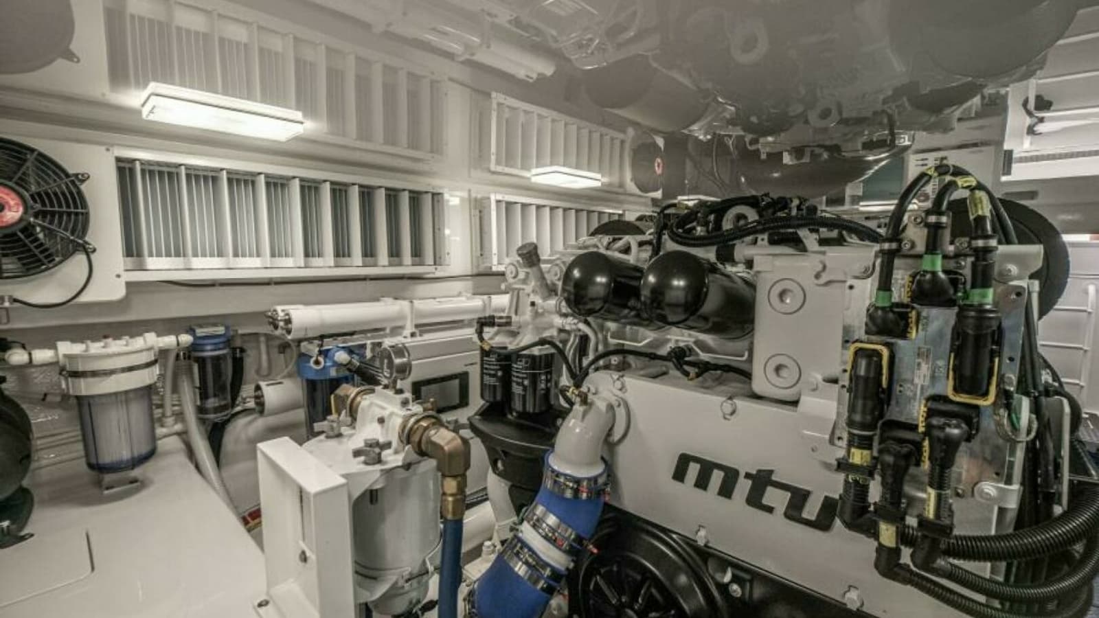 2023 Viking 64 Convertible - Photo 59