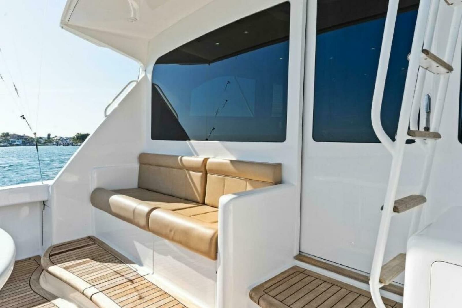 2003 Viking 48 Convertible - Photo 7