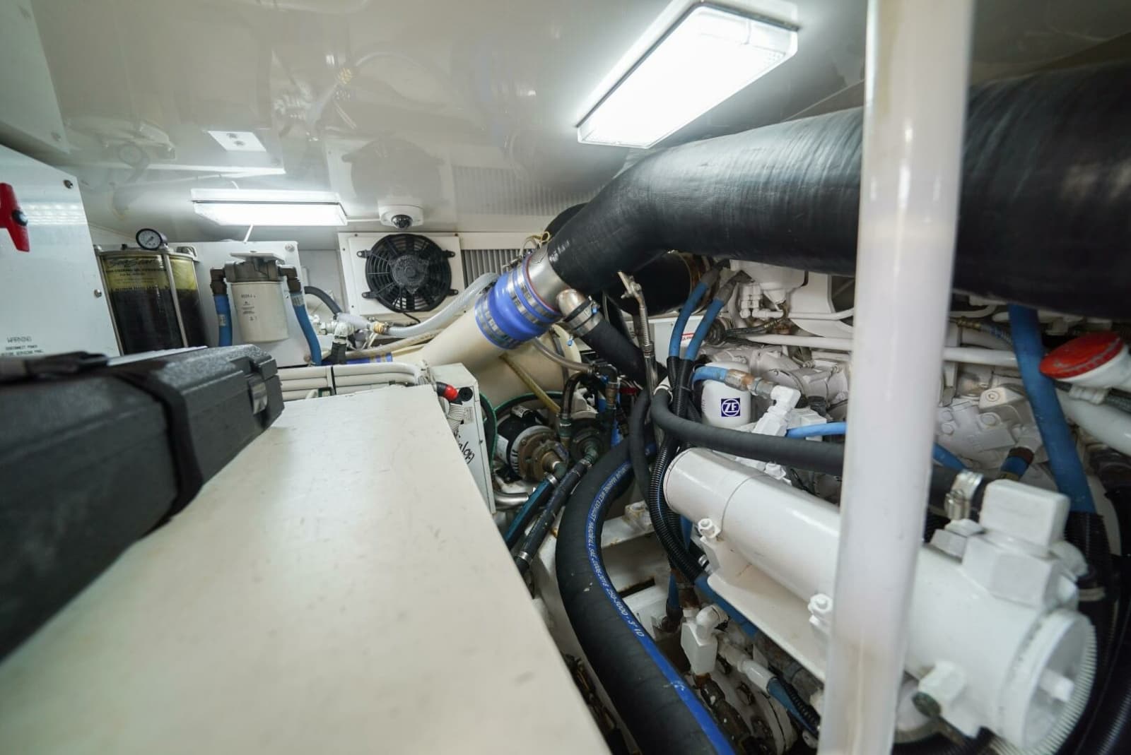 2007 Viking 45 Convertible - Photo 54