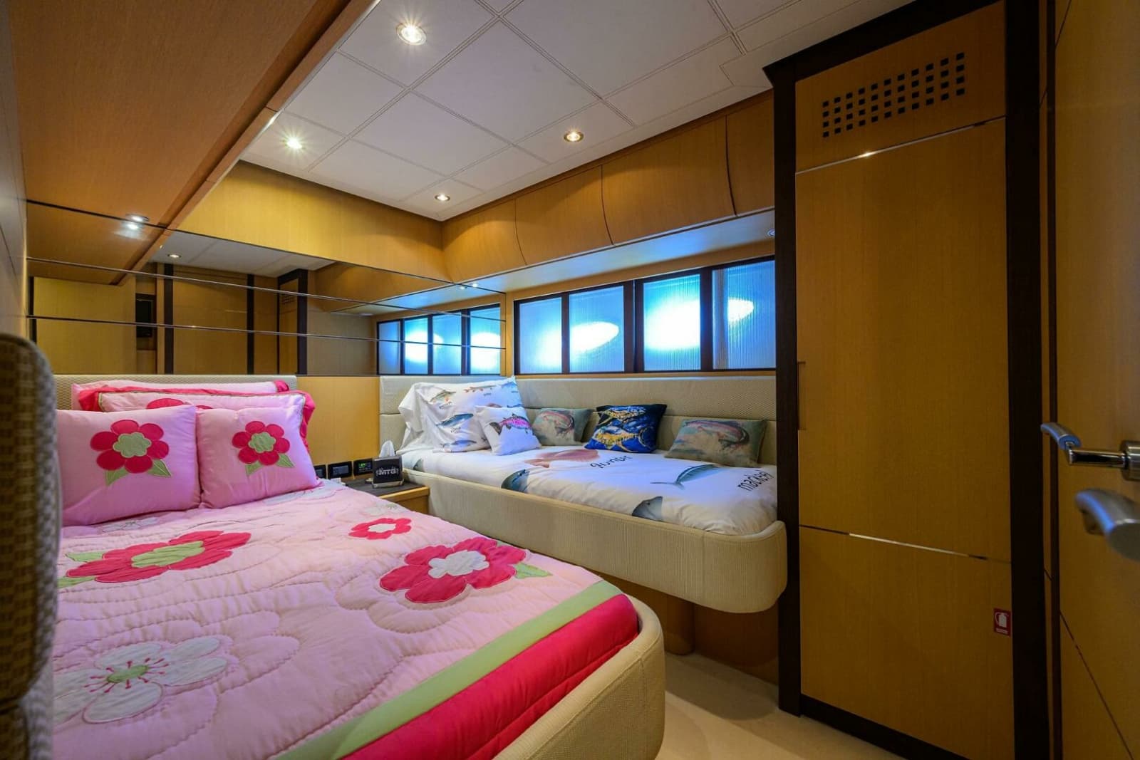 2009 Pershing 90 Express - Photo 32