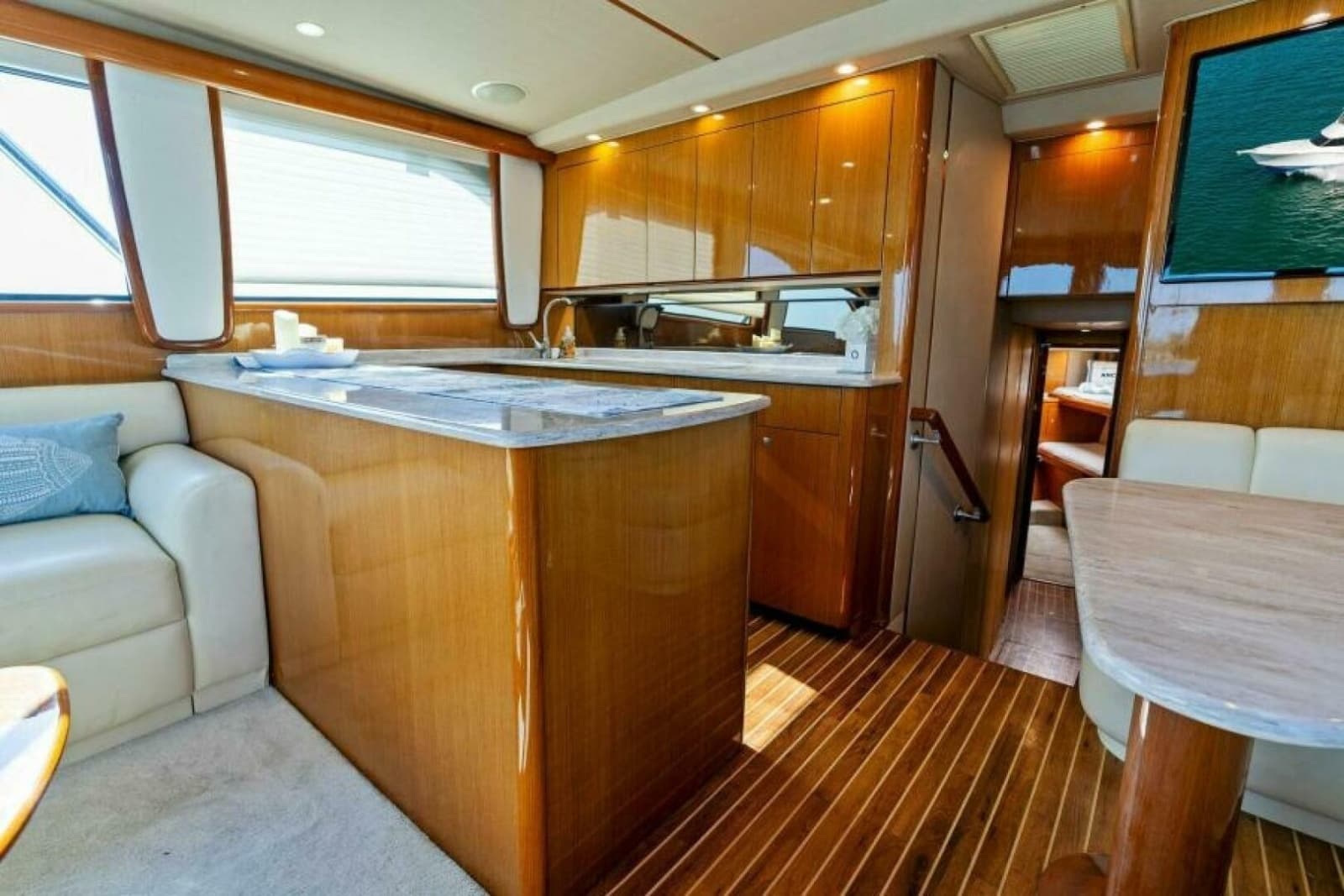 2003 Viking 48 Convertible - Photo 24