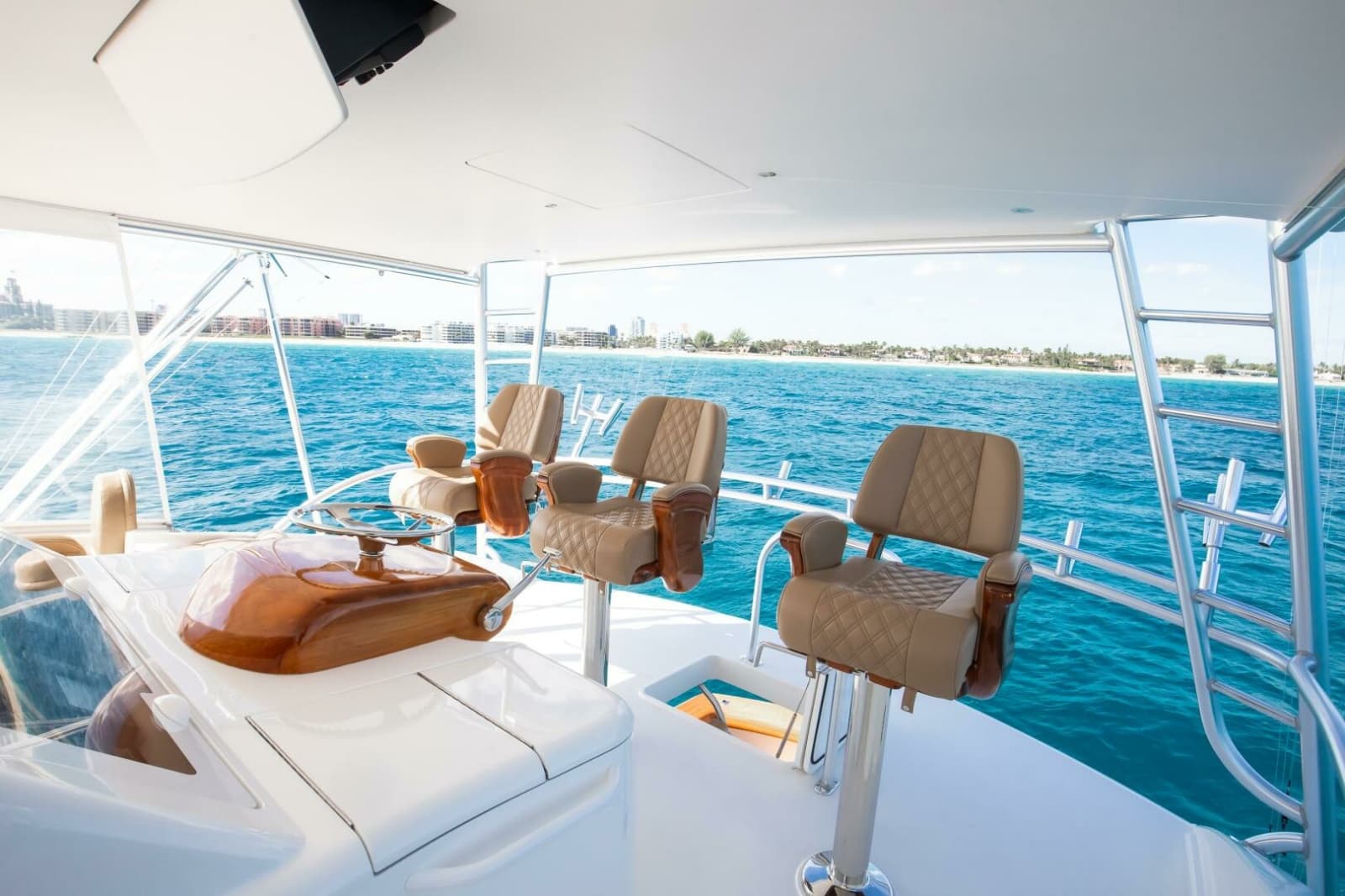 2015 Viking 70 Convertible - Photo 17