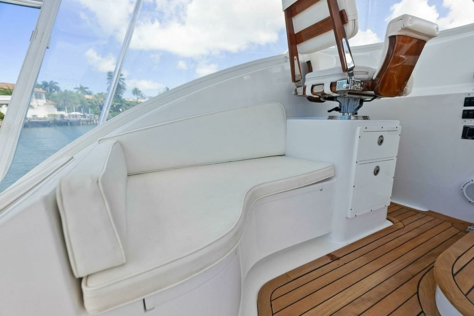 2018 Custom Carolina 35 Express - Photo 28