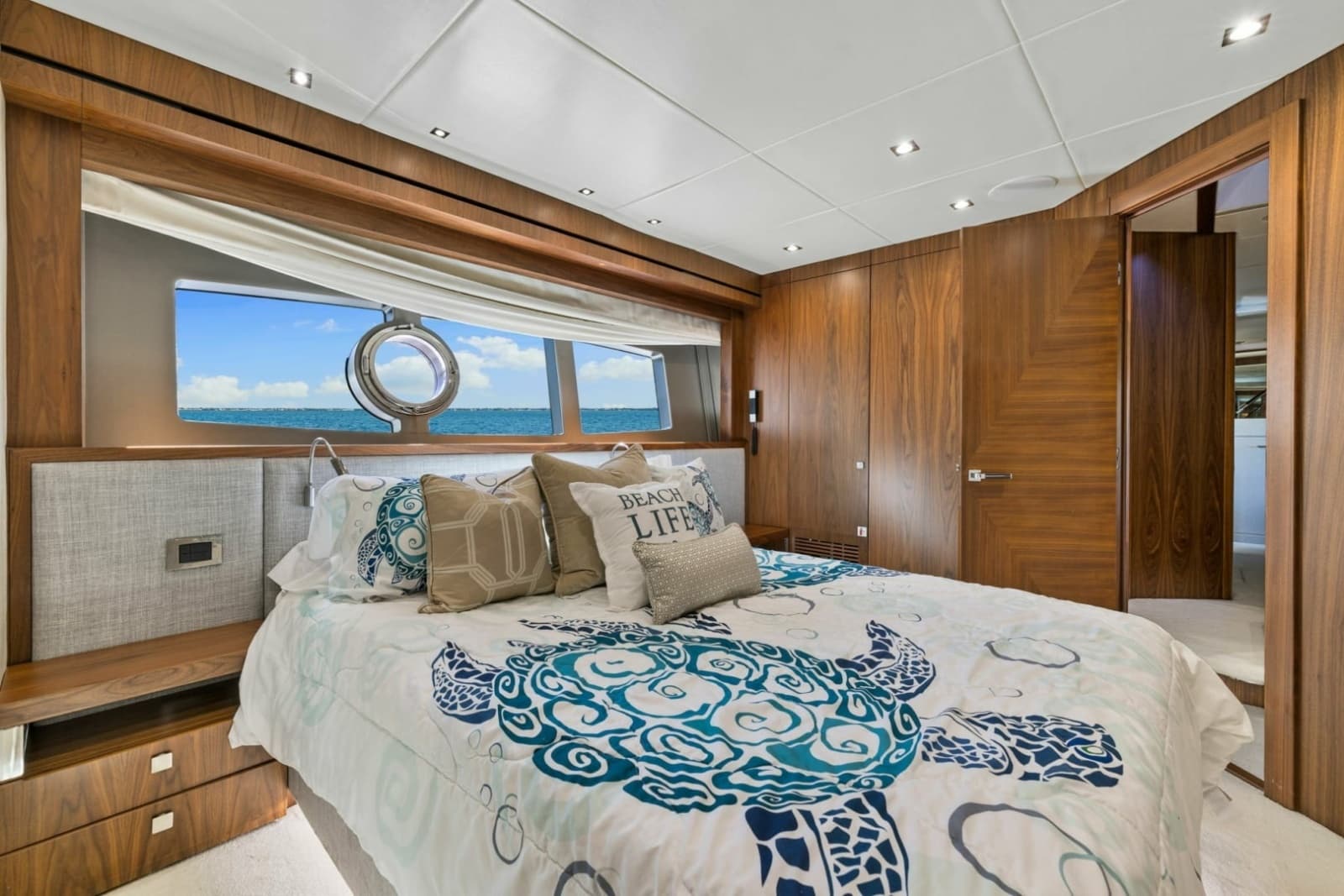 2018 Sunseeker 95 Motoryacht - Photo 16