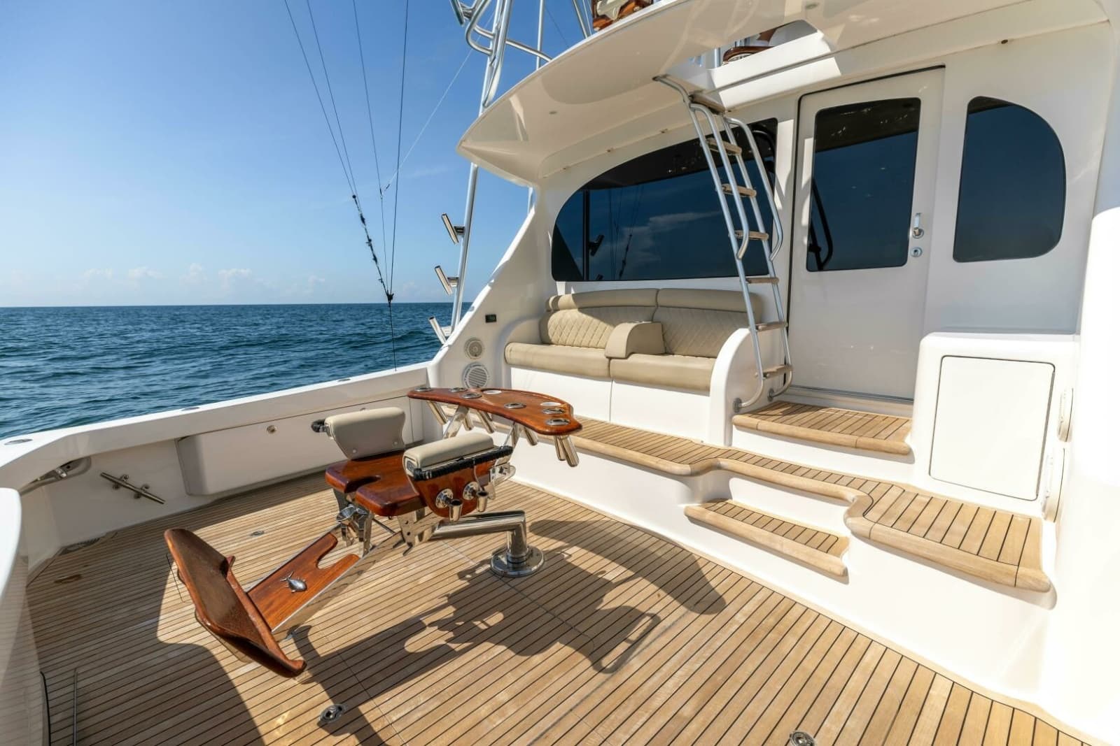 2018 Viking 62 Convertible - Photo 36