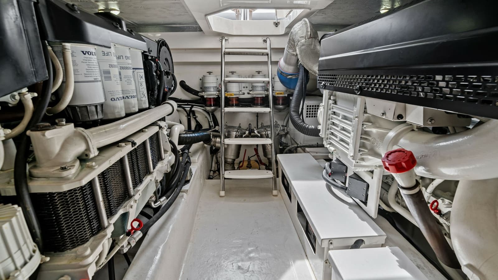 2021 Riviera 57 Enclosed Bridge - Photo 87