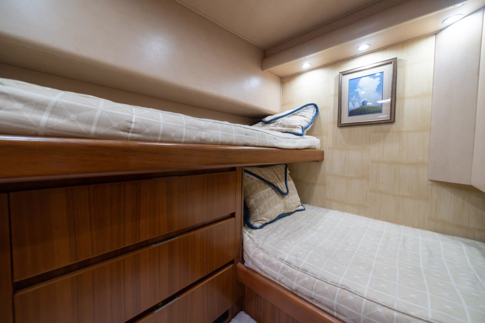 2012 Viking 60 Convertible - Photo 60