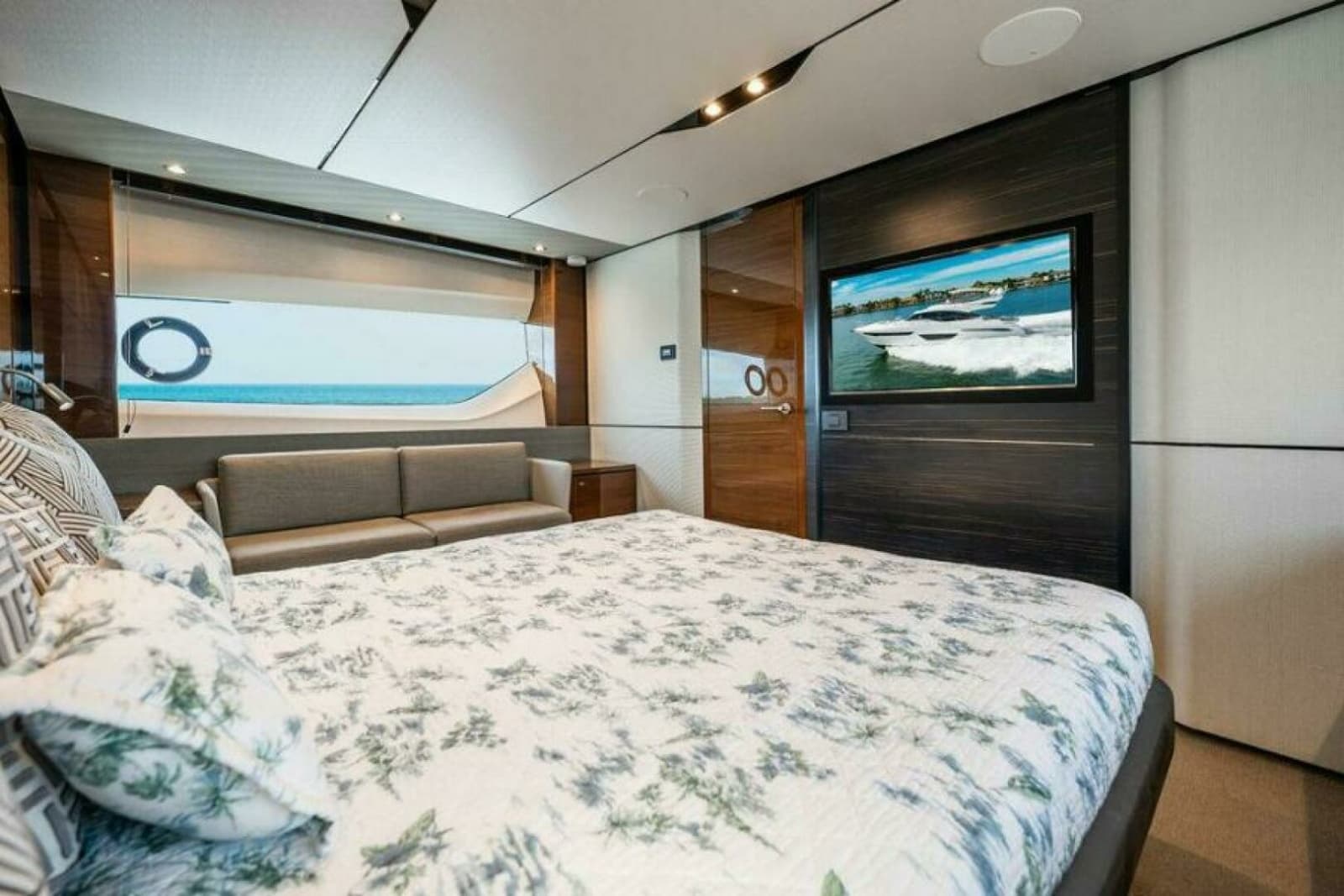 2016 Princess S65 - Photo 20