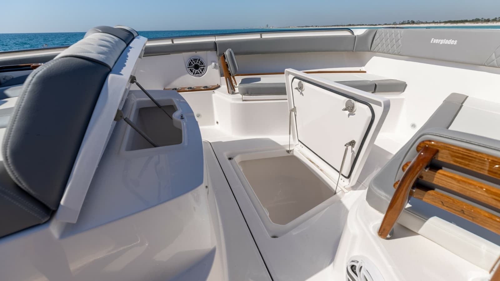 2023 Everglades 455 Center Console - Photo 21
