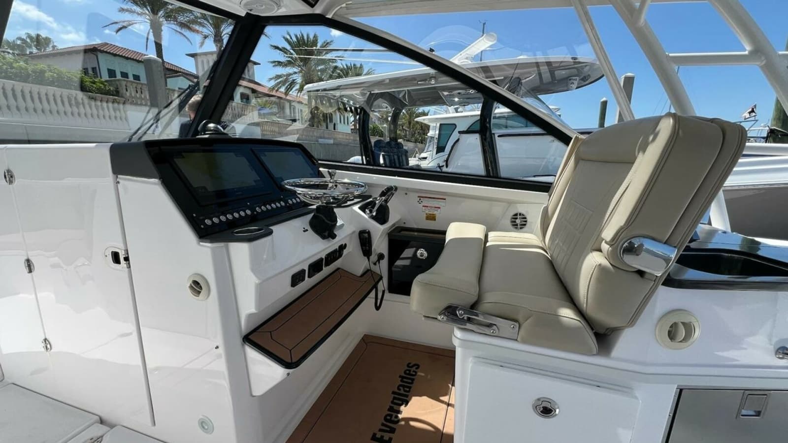 2019 Everglades 340 Dual Console - Photo 7